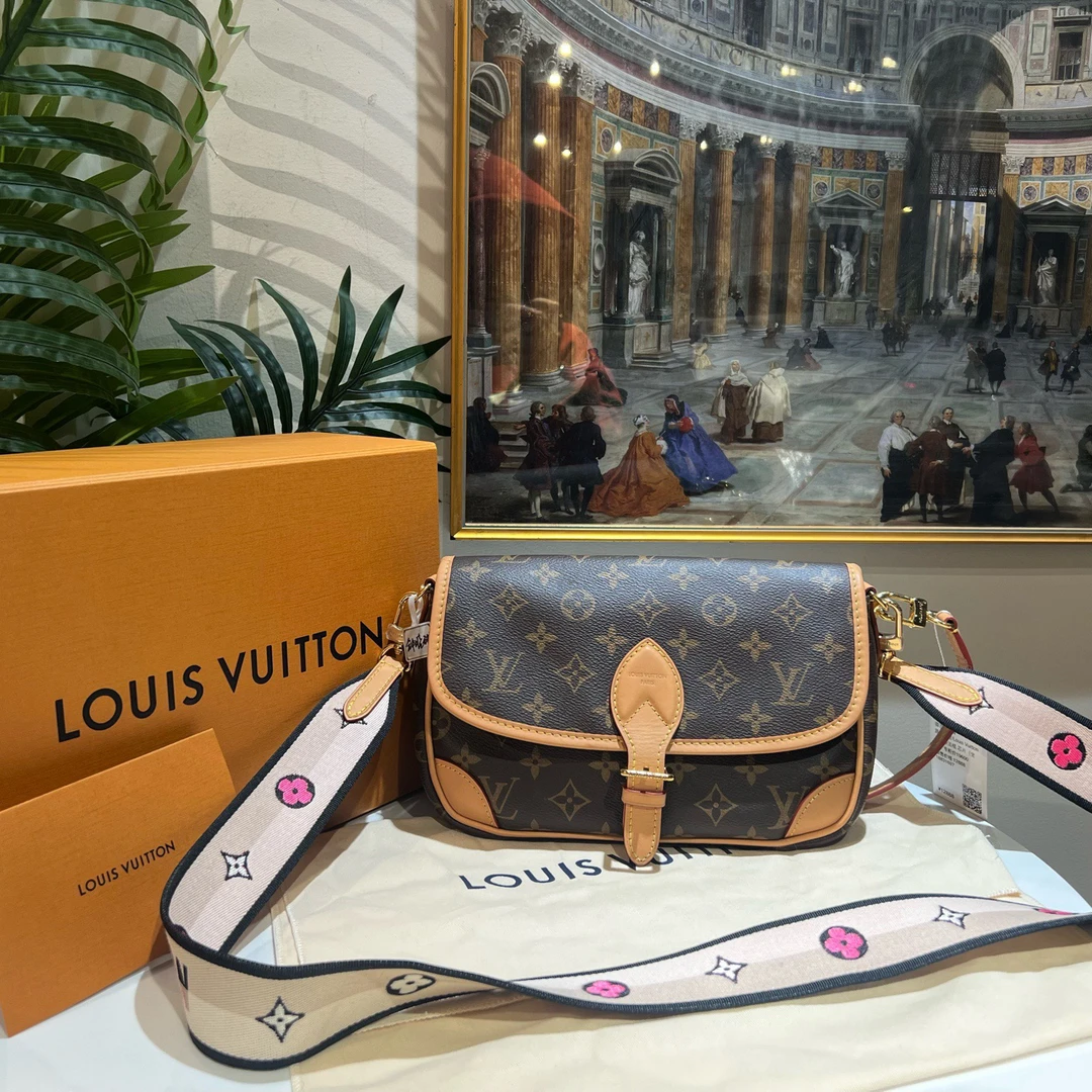 95新 LouisVuitton/路易威登 御古屋/31697/黑肩带法棍芯片（全套）