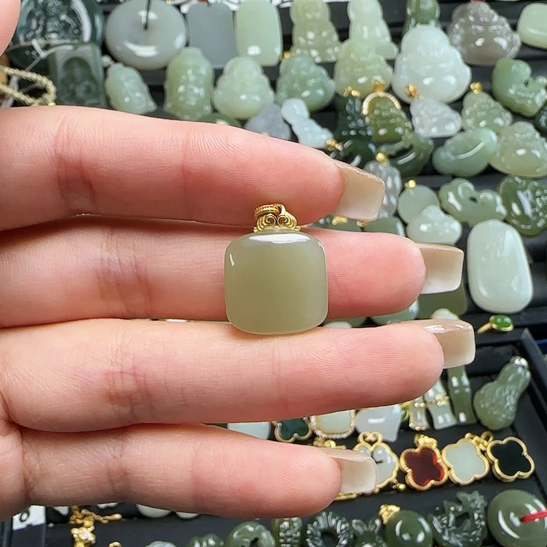 颈饰银S925镶嵌和田玉