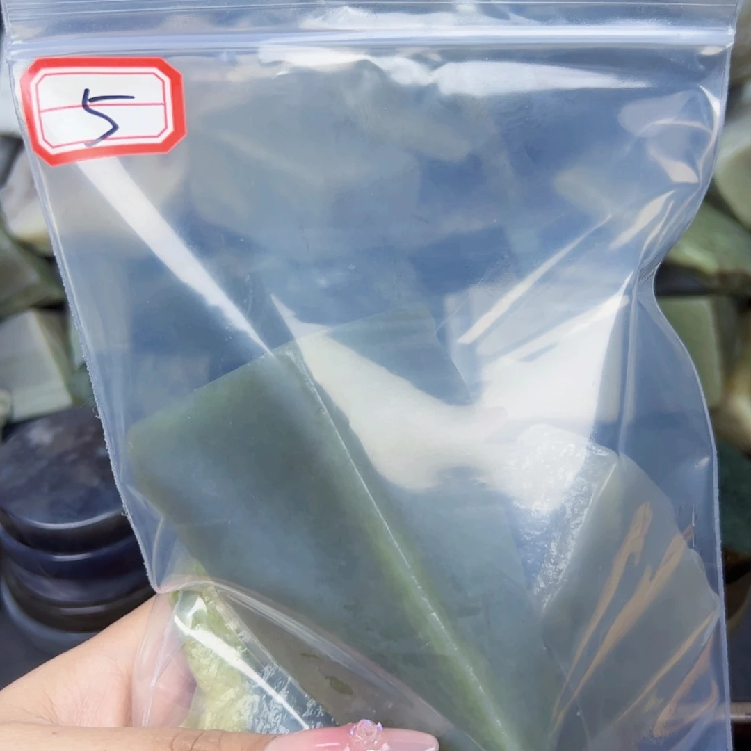 和田玉和田玉边角料未镶嵌