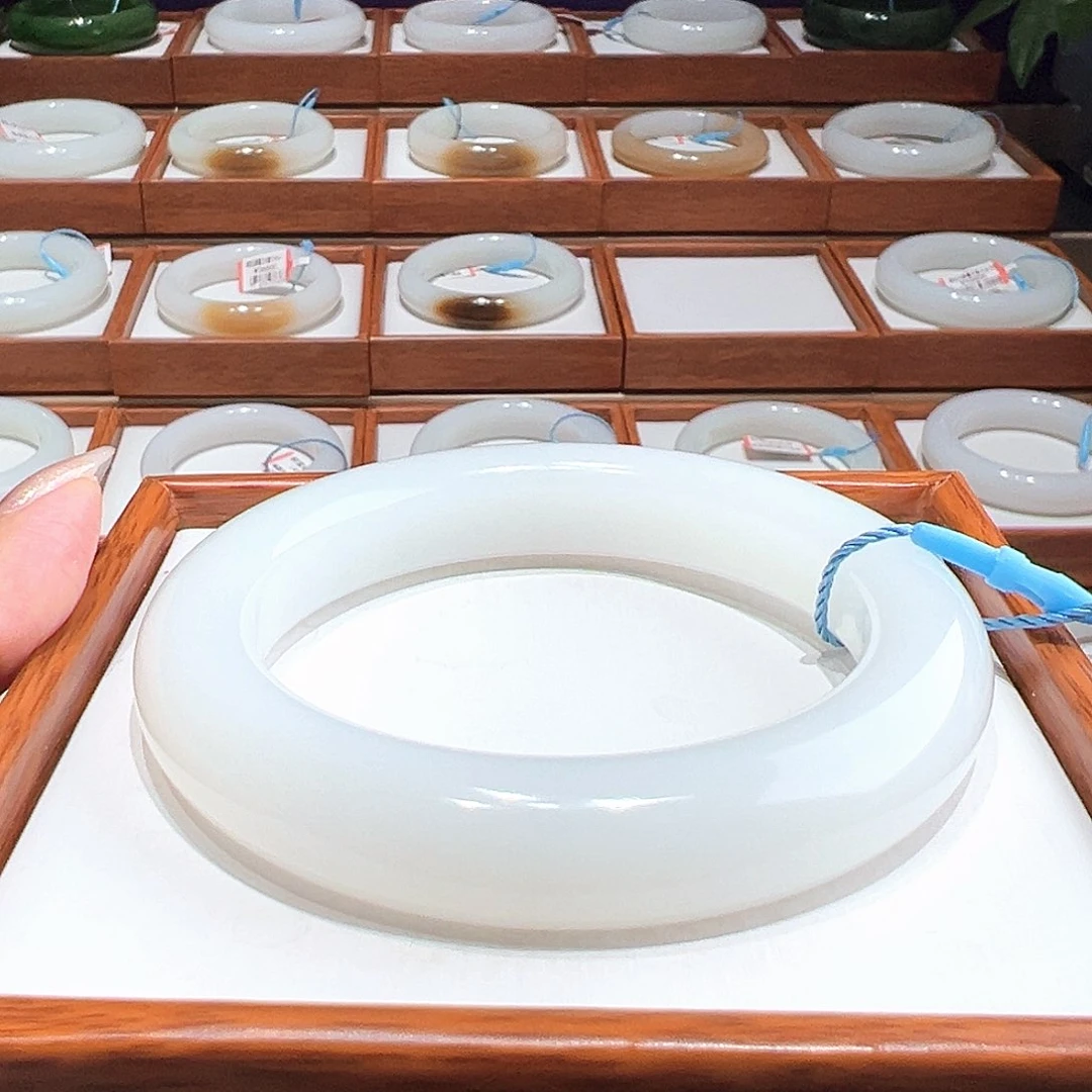 和田玉手镯56/57未镶嵌