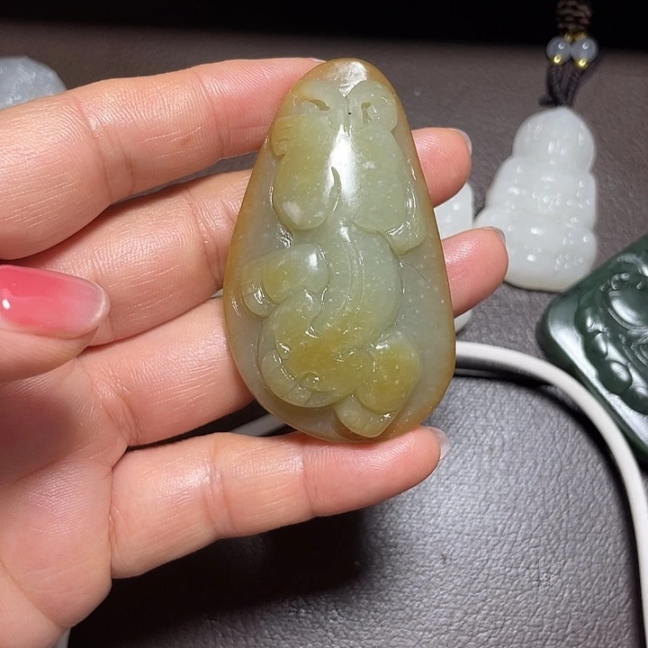 和田玉未镶嵌颈饰