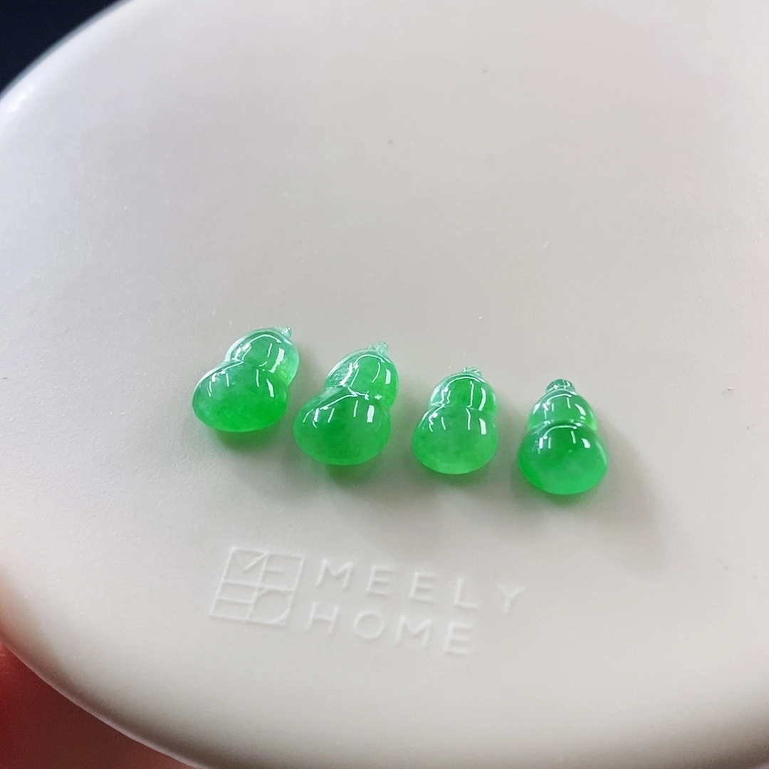 散珠翡翠一手甜绿葫芦