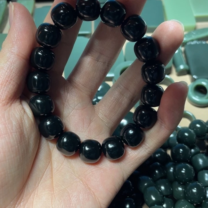 和田玉1未镶嵌何**地和田