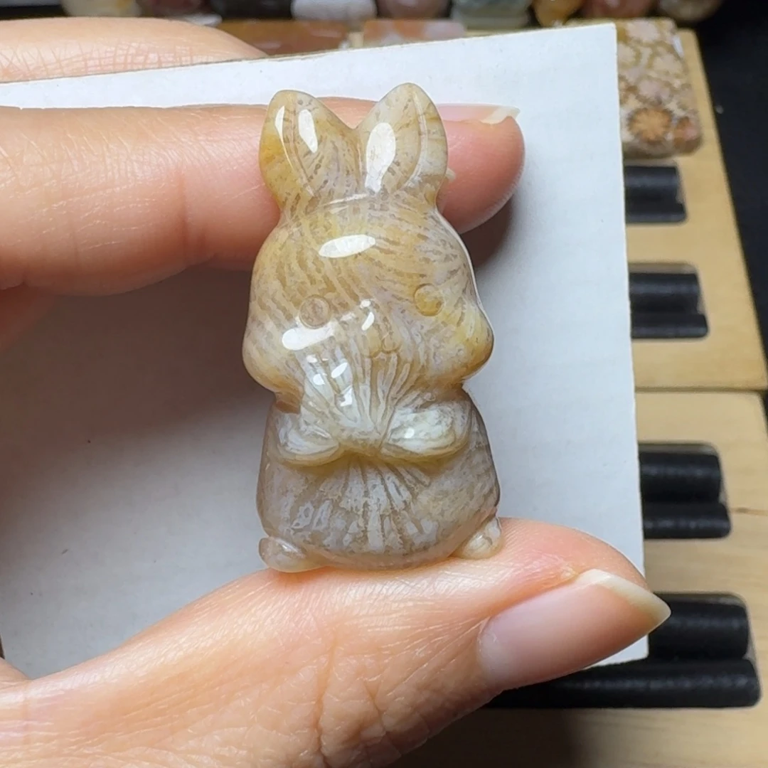 硅化玉兔兔祝主人大发未镶嵌