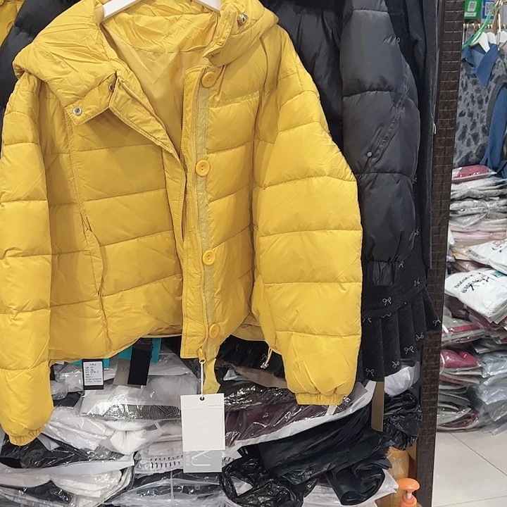 820黄色外套股品女