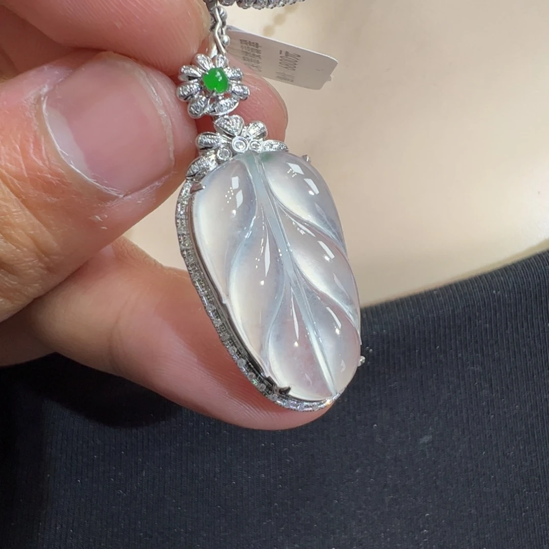 翡翠吊坠(不含链)18K金镶嵌