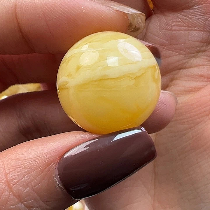 蜜蜡未镶嵌珠宝奇石