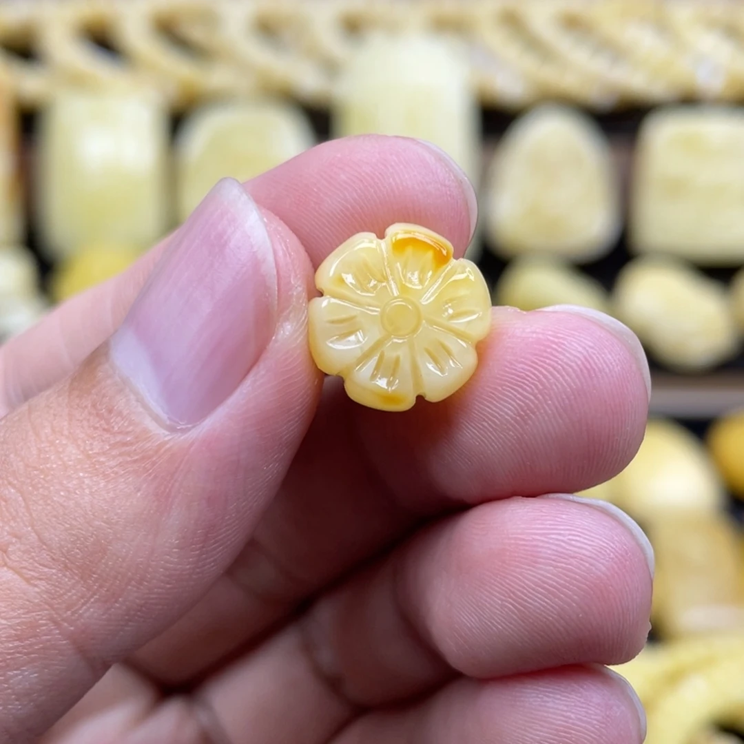 琥珀未镶嵌裸石琥珀蜜蜡