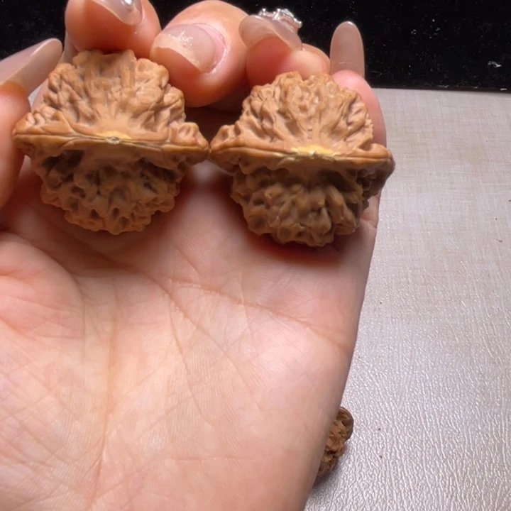 w***）核桃手串/手链秦核