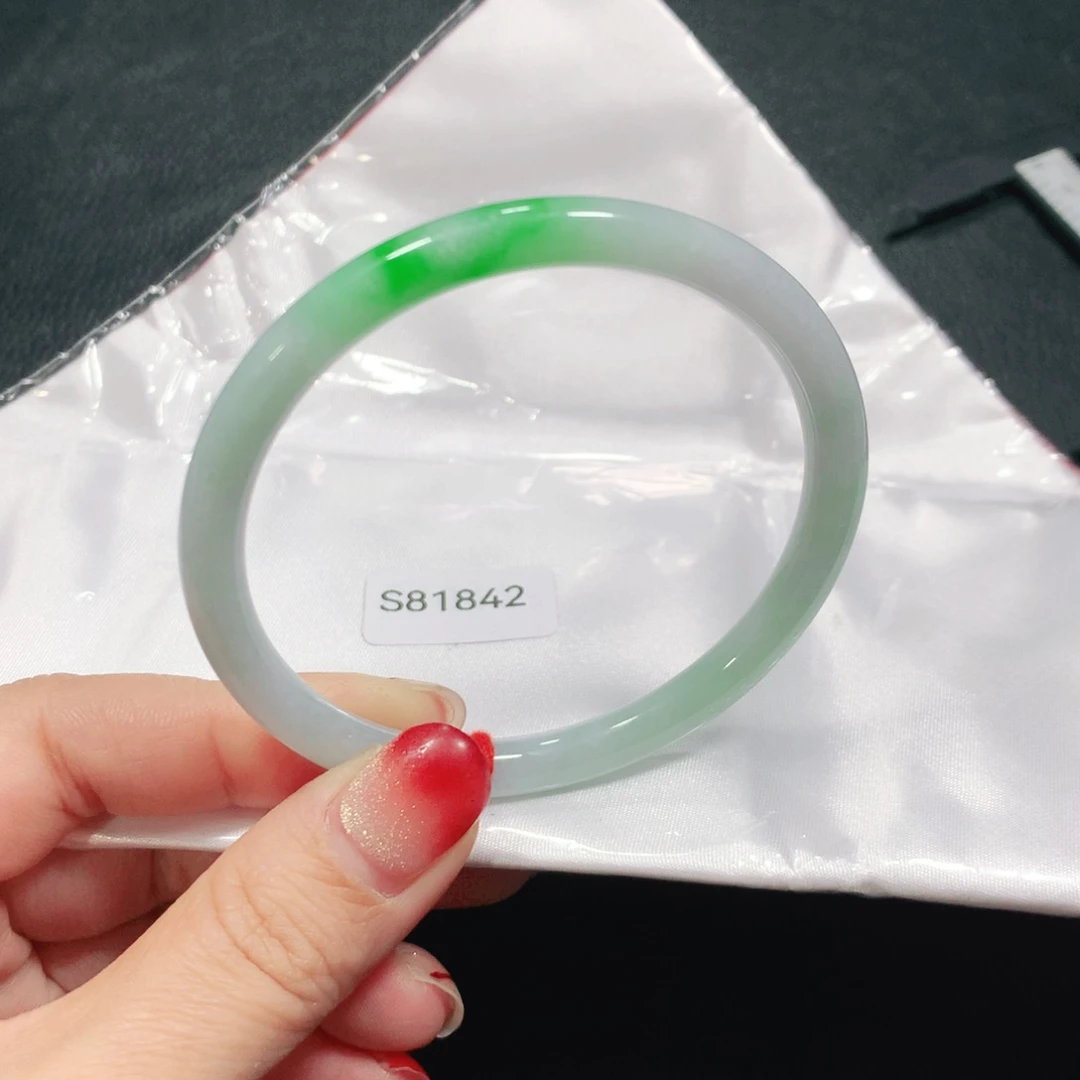 翡翠未镶嵌手镯（圆镯）S81842-03