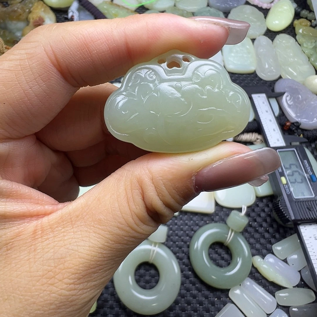 和田玉未镶嵌颈饰卡35.6