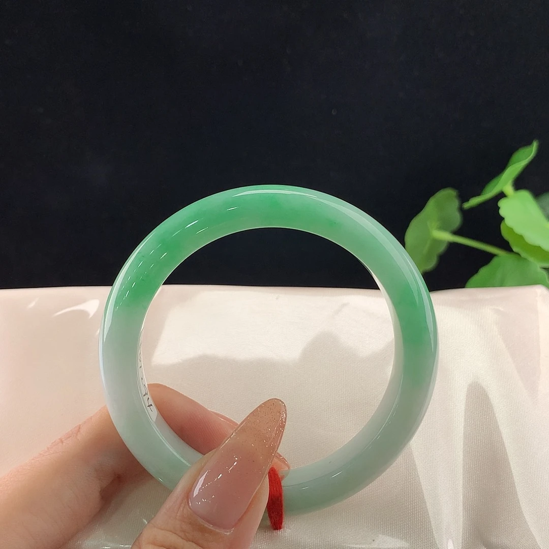 翡翠未镶嵌手镯正56