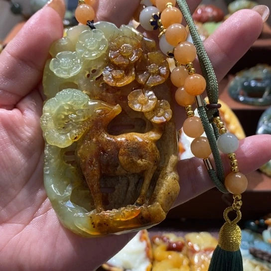 蛇纹石玉未镶嵌颈饰