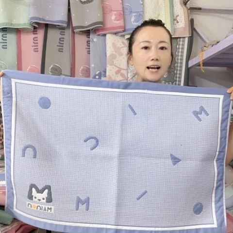 棉特价蓝色字母小狗