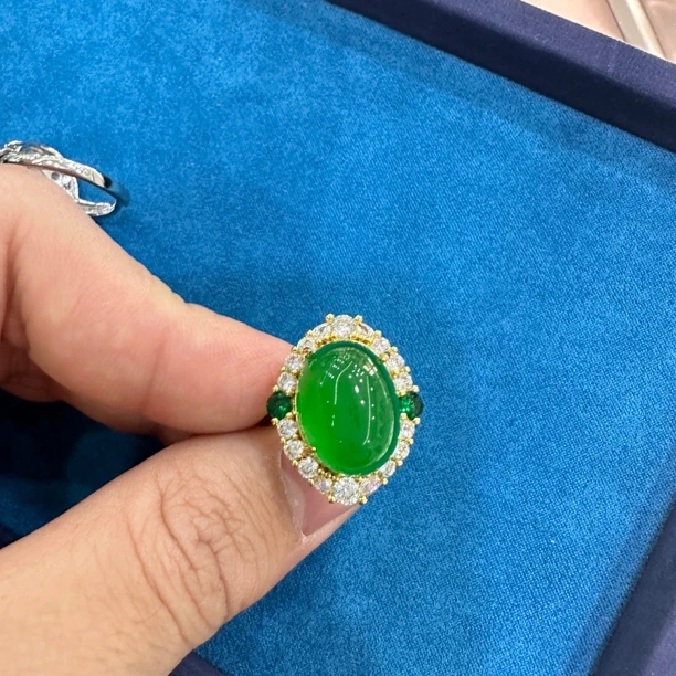 豪镶女士金绿戒指