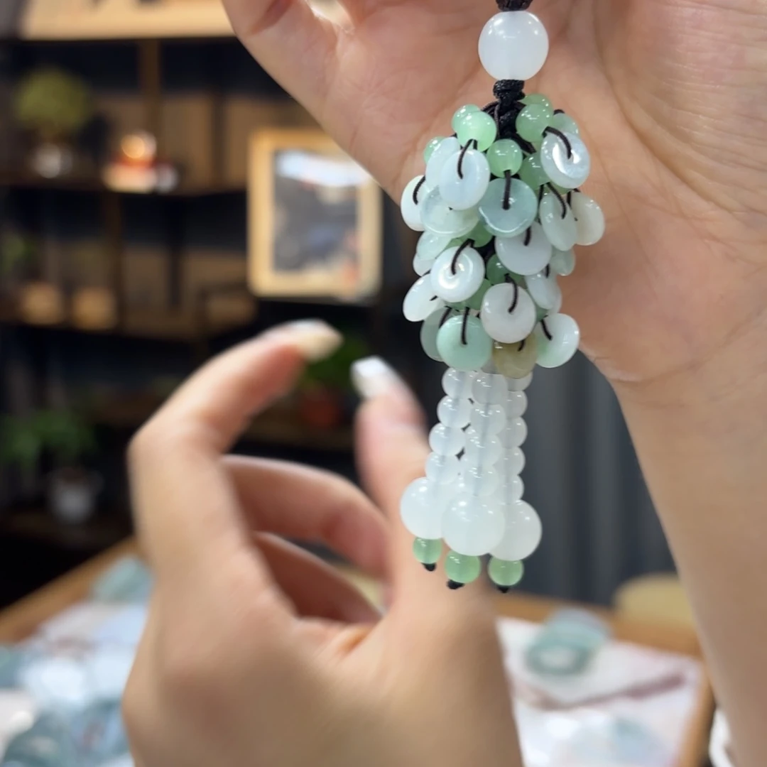 用***6翡翠未镶嵌颈饰翡翠