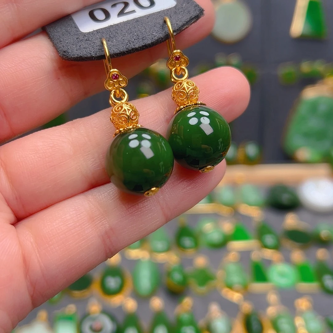 和田玉18K金镶嵌耳饰