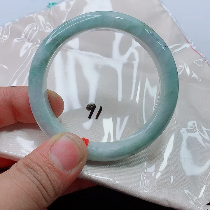 翡翠未镶嵌手镯翡翠