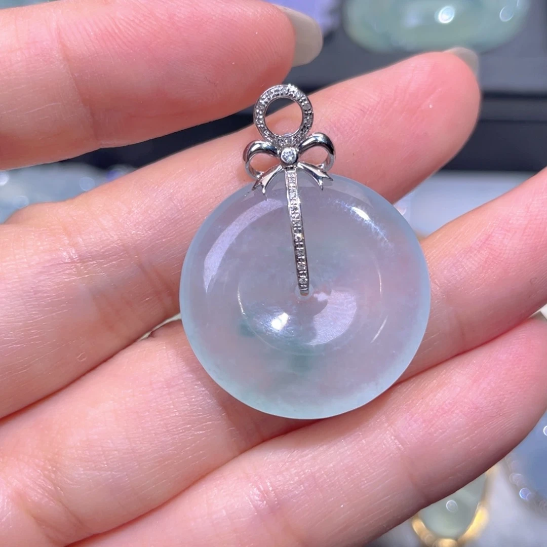 颈饰18K金镶嵌翡翠翡翠