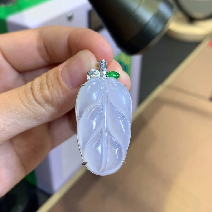 颈饰18K金镶嵌翡翠翡翠
