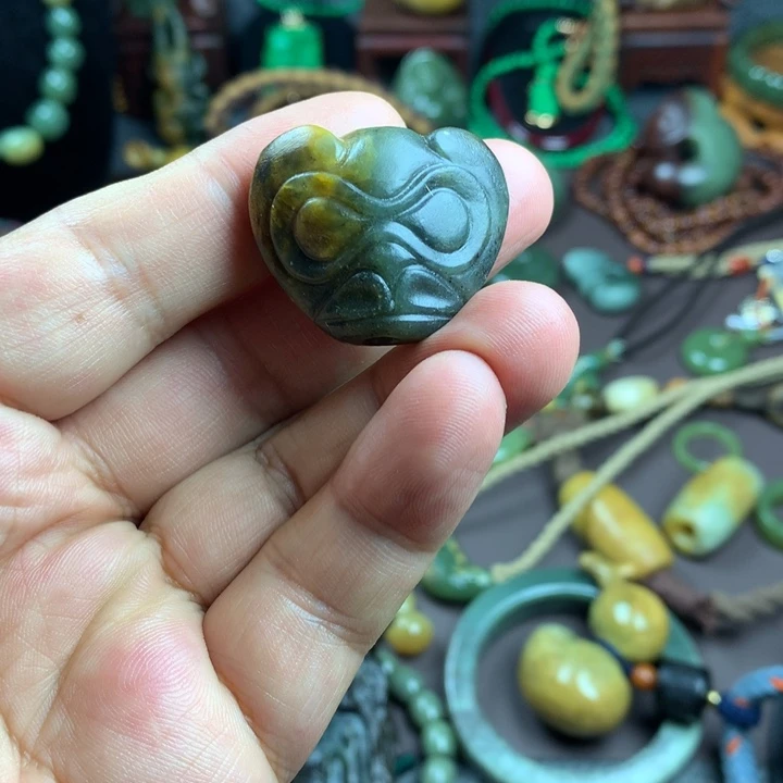 岫岩河磨玉（透闪石质玉）未镶嵌吊坠(赠链)