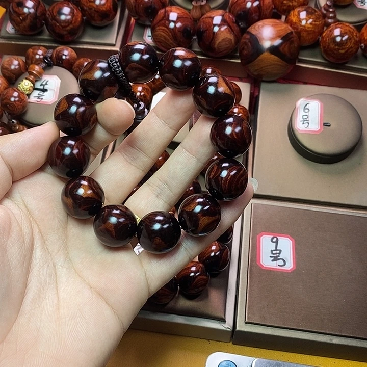 龚***子黄花梨/降香黄檀2.0对眼鬼脸对眼