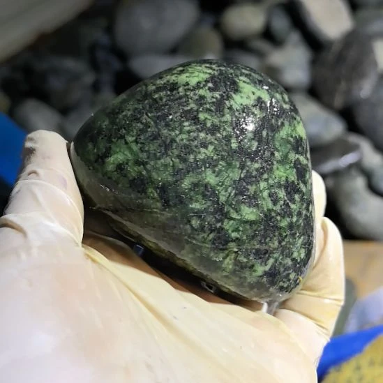 @***歌藏玉药王石原石一个摆件