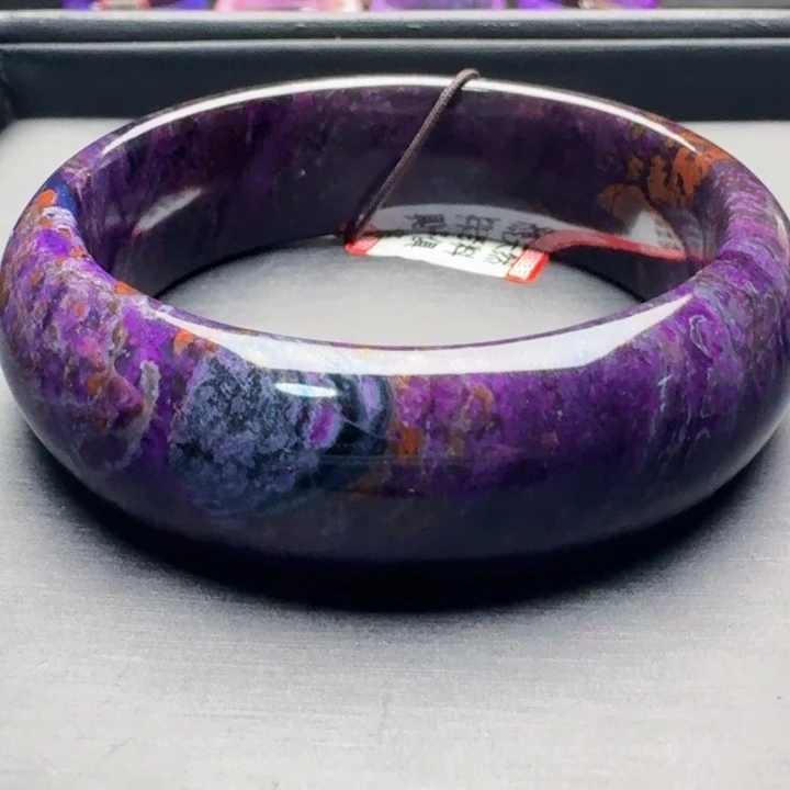 未镶嵌苏纪石（舒俱来）手镯