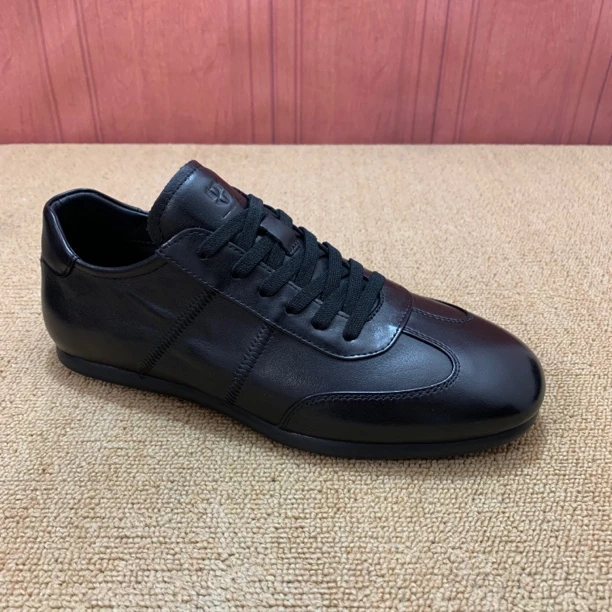 广州春季新款纯皮休闲男鞋！8209-1