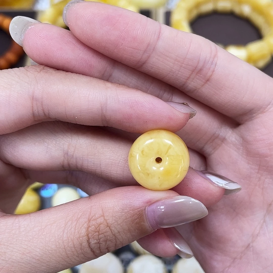 琥珀未镶嵌裸石16.2*8.3mm扣子瑕 232