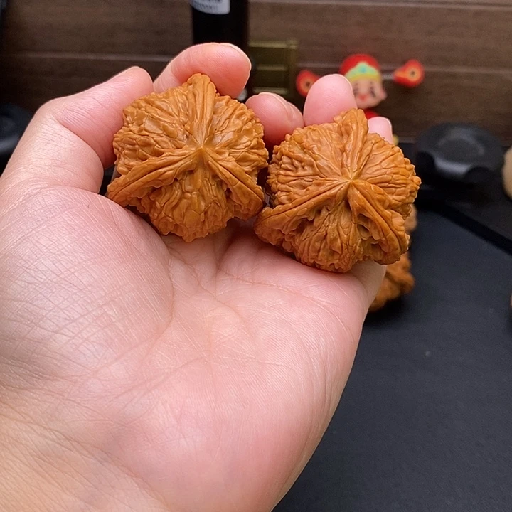 倔***把件文玩核桃白奔