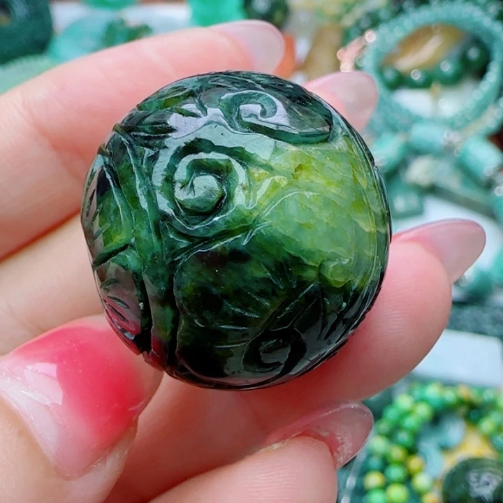 翡翠未镶嵌颈饰天然A货46