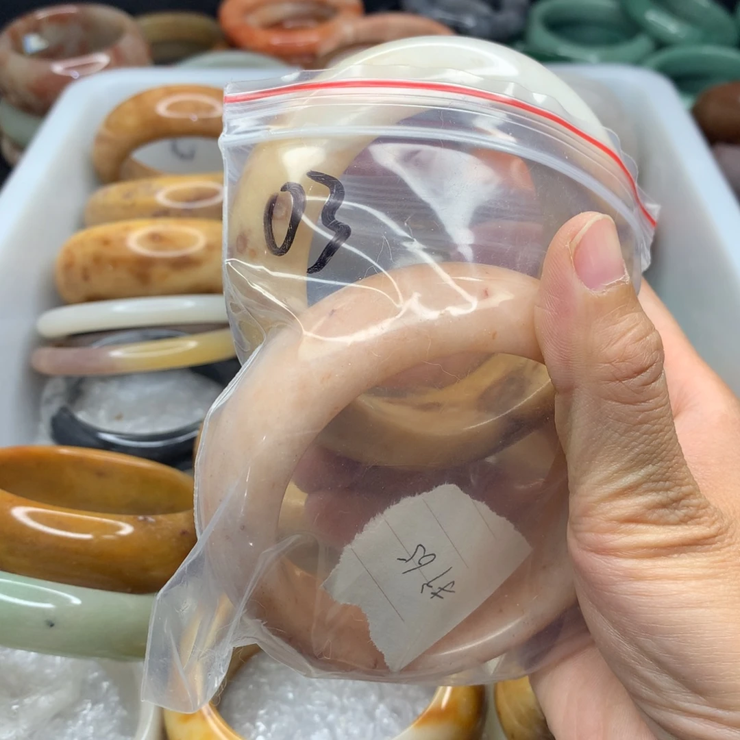 小***汐石英质玉未镶嵌手镯03