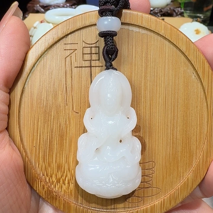 和田玉未镶嵌吊坠(赠链)