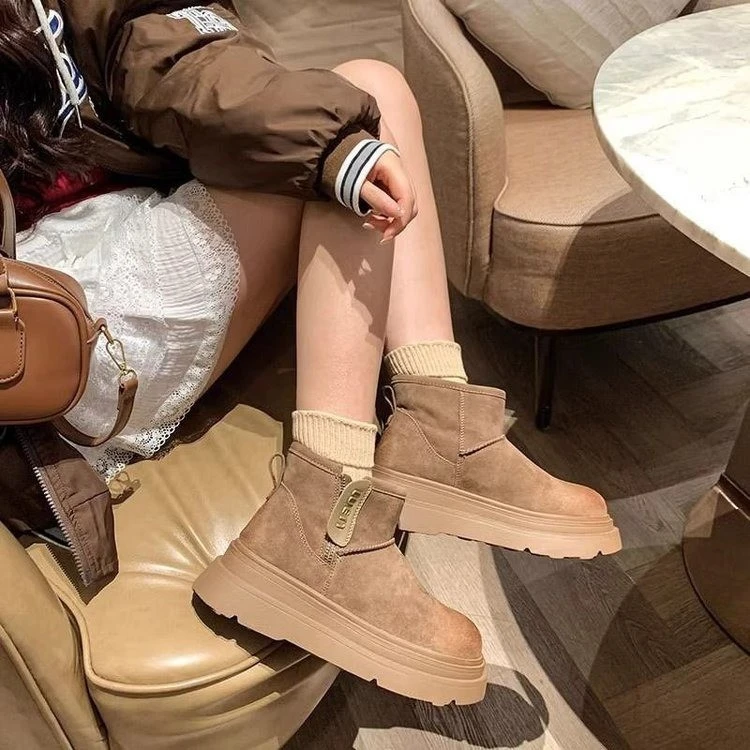 厚底加绒加厚雪地靴女冬季新款户外防滑防水短靴