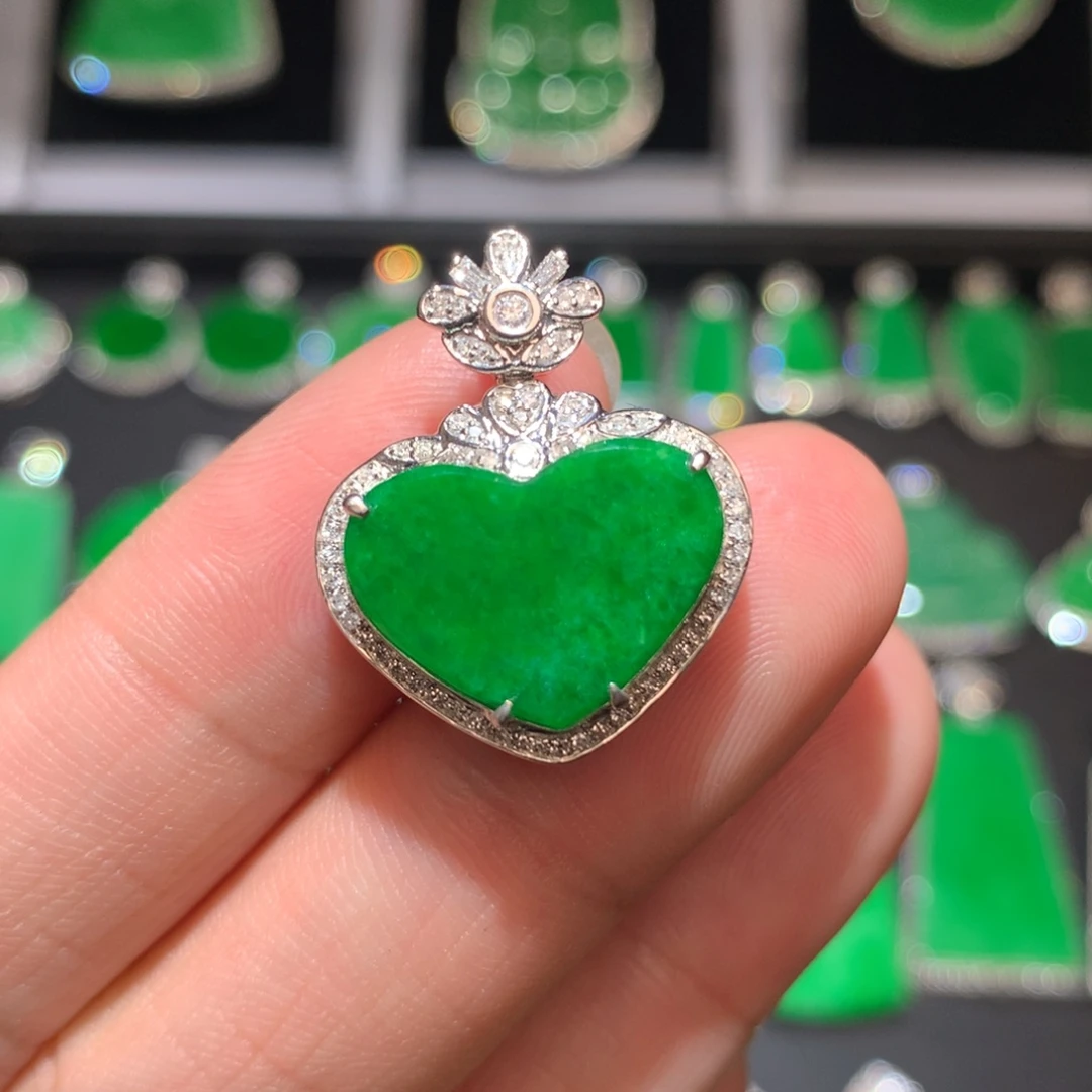 翡翠颈饰18K金镶嵌翡翠