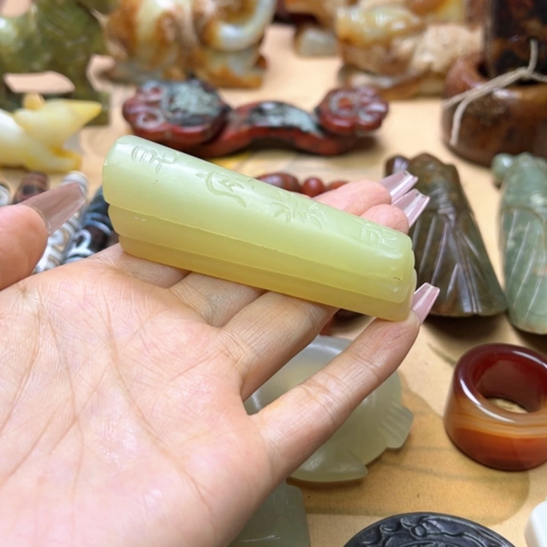 【闪购商品】蛇纹石玉颈饰未镶嵌