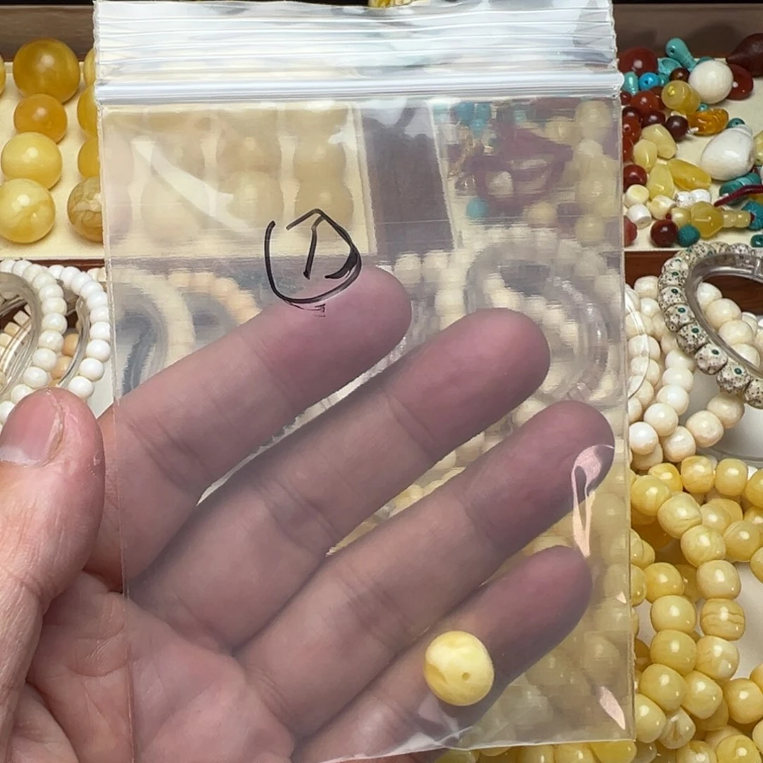 琥珀裸石未镶嵌瑕疵处理