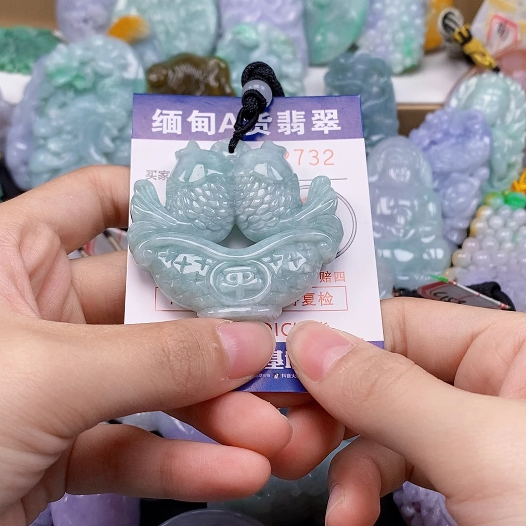 吊坠(不含链)未镶嵌翡翠
