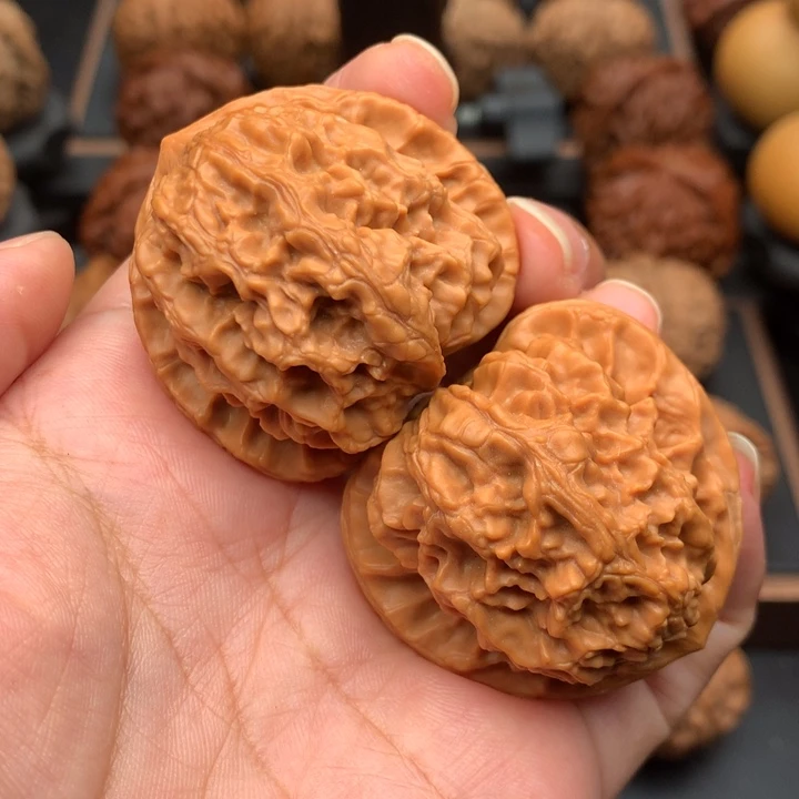 文玩核桃把件40梨木台有修已打底