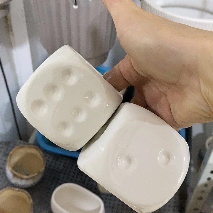 摆件陶盆有孔 瑕疵介意勿拍