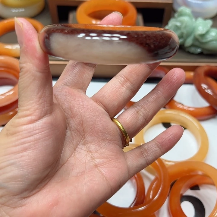石英质玉（黄龙玉）未镶嵌手镯H***e