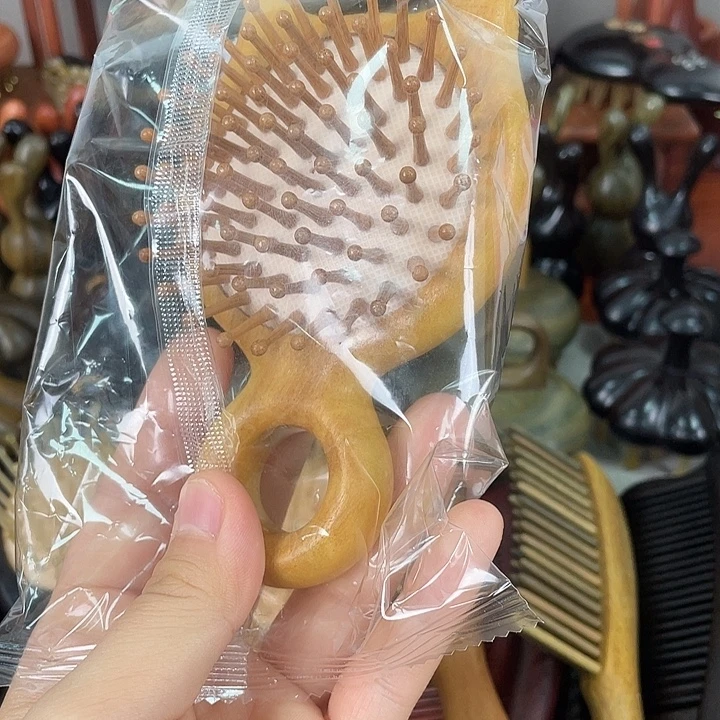 金滩木梳子小猫气垫