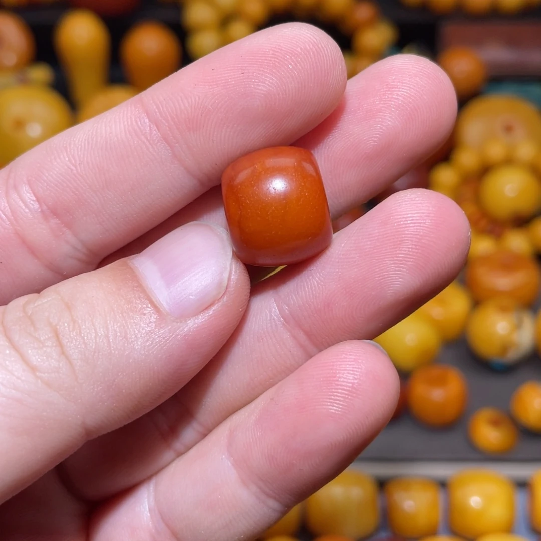 童***满琥珀未镶嵌裸石马蹄