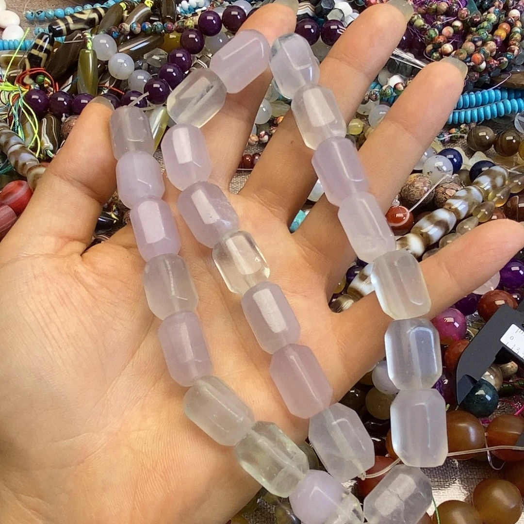 玛瑙/玉髓未镶嵌珠宝半成品萤石一条