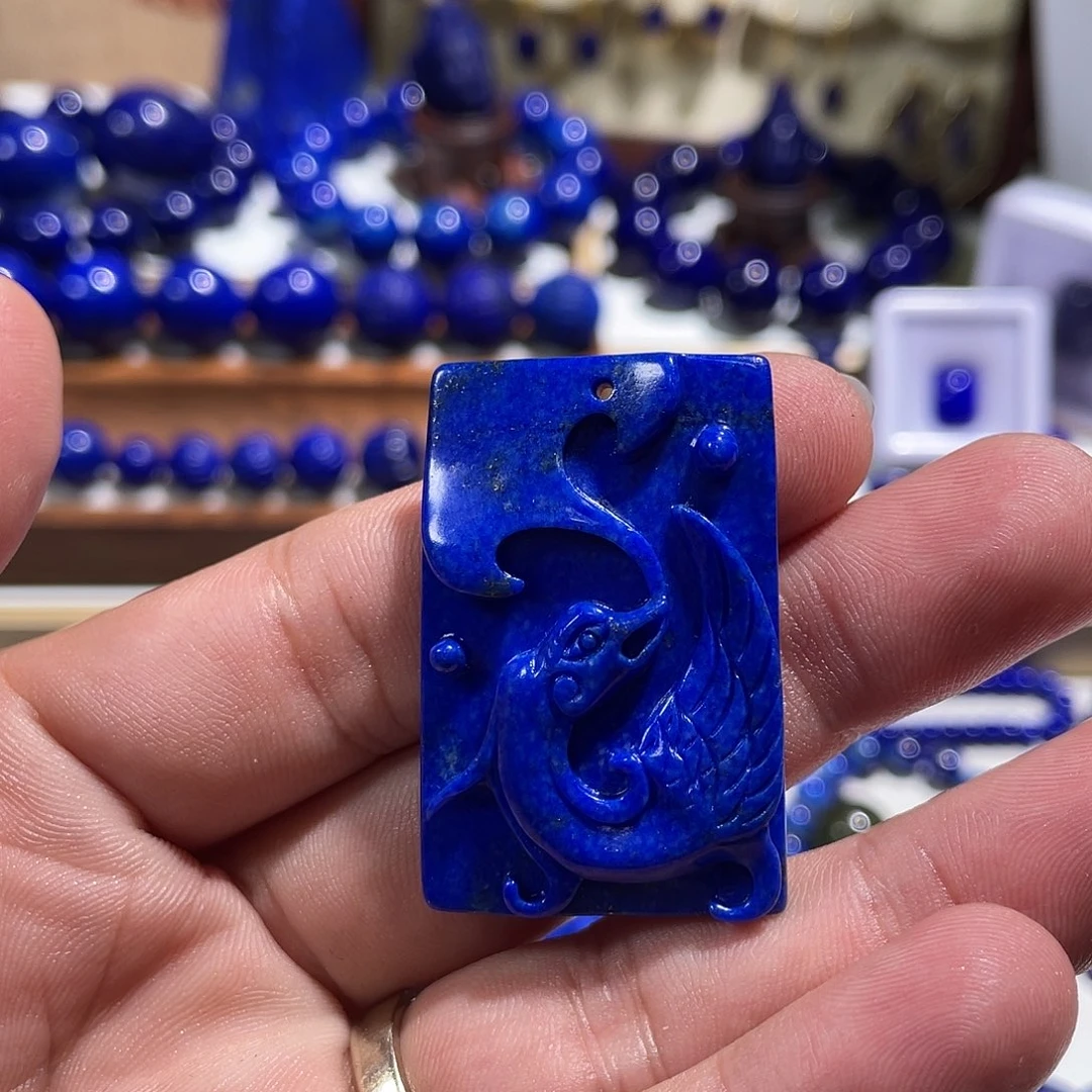 青金石未镶嵌朱雀雕刻吊坠