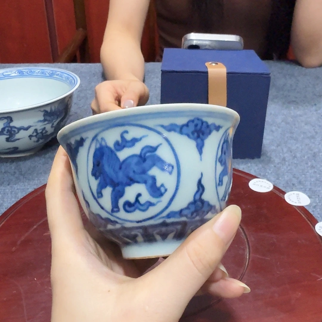 藏***珍瓷片青花杯子一件完整完整