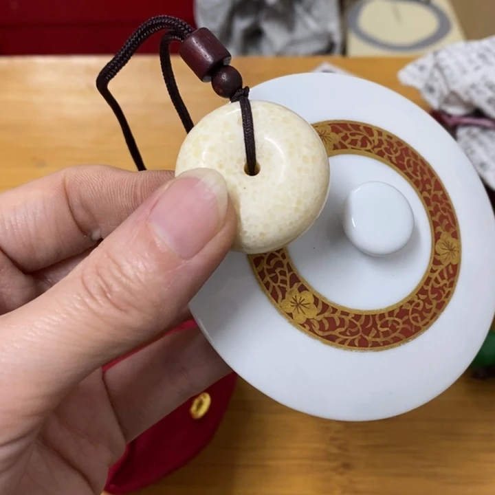 瓷片哈中古工艺品一件