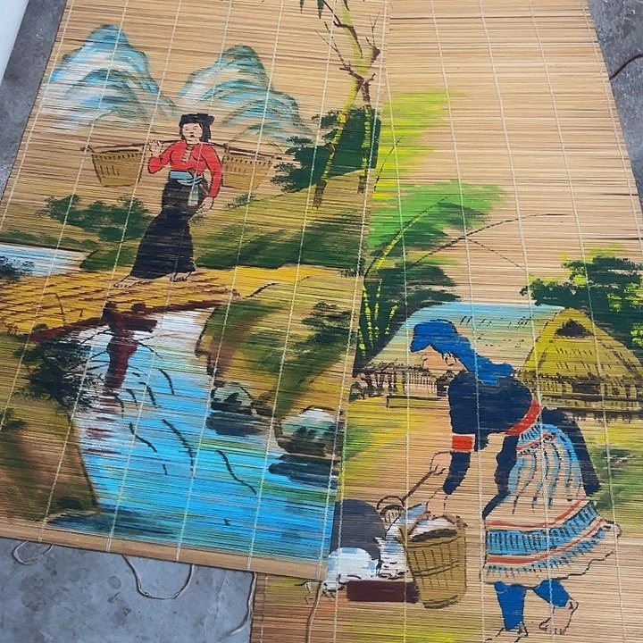 摆件，轴坏，破损，水渍都是正常竹帘画
