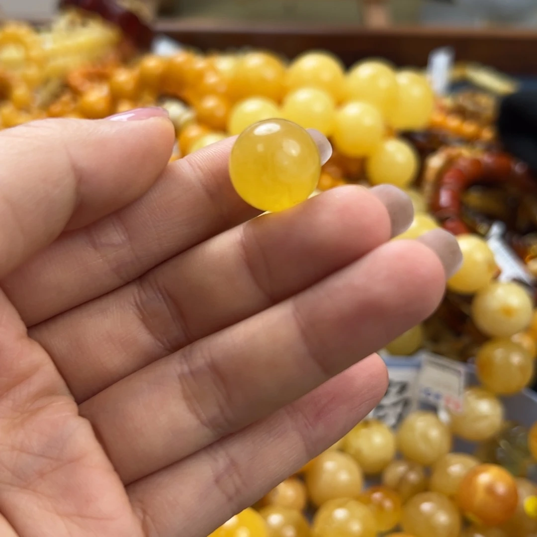 未镶嵌琥珀珠宝奇石